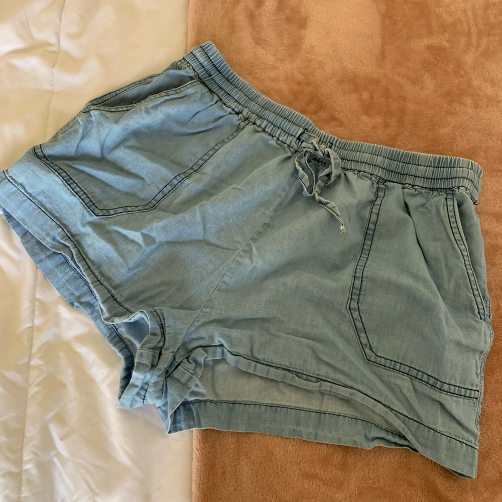 Paper bag denim shorts